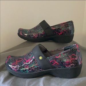 Dansko Work Wonders Clogs